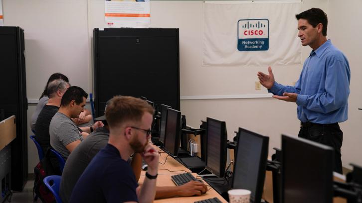 Professor Lynch leading a lecture for Computer Networking students