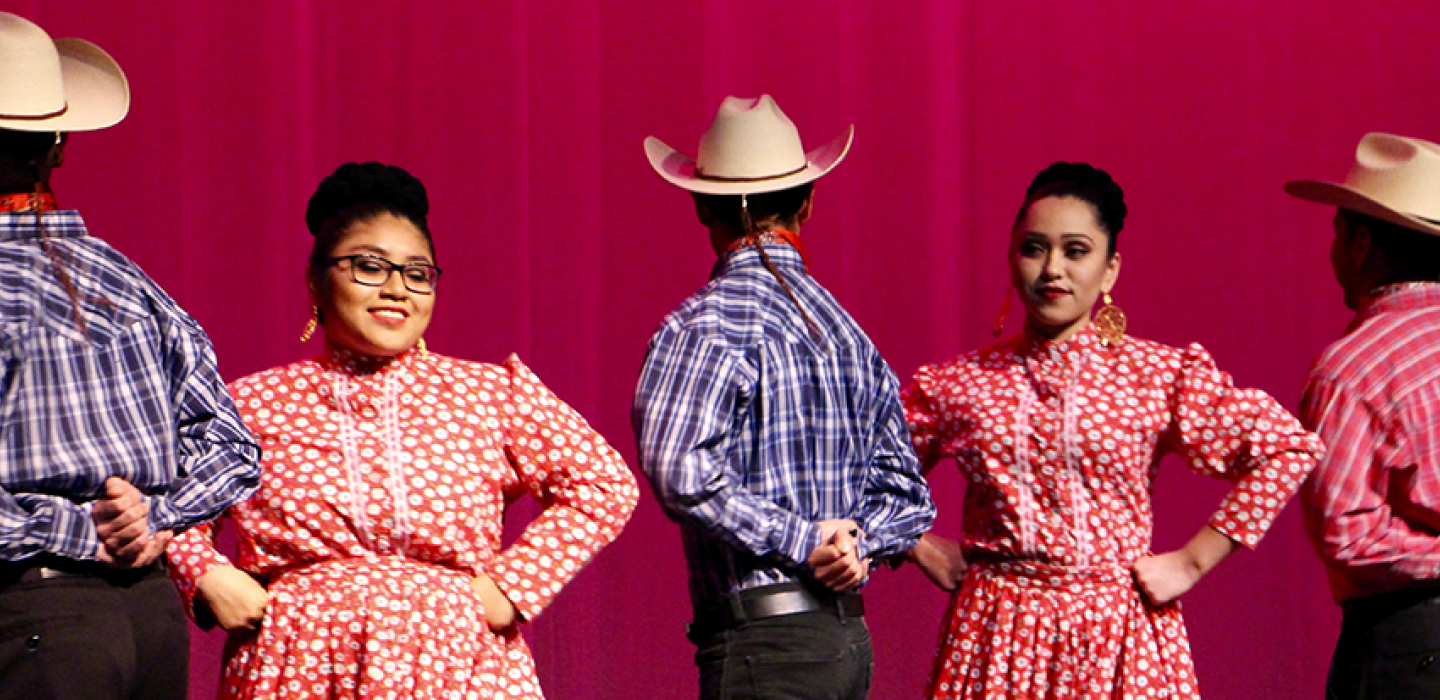 Folklorico Dancers